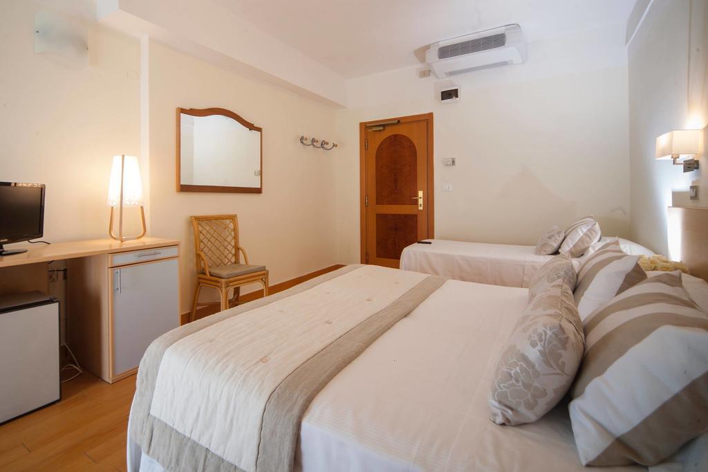 Hotel Mon Cheri Ριτσόνε Δωμάτιο φωτογραφία